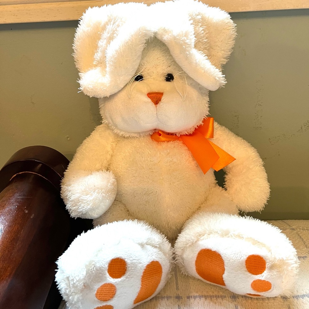 NWT Ganz Soft Plush Stuffed Bunny Rabbit White with Orange
